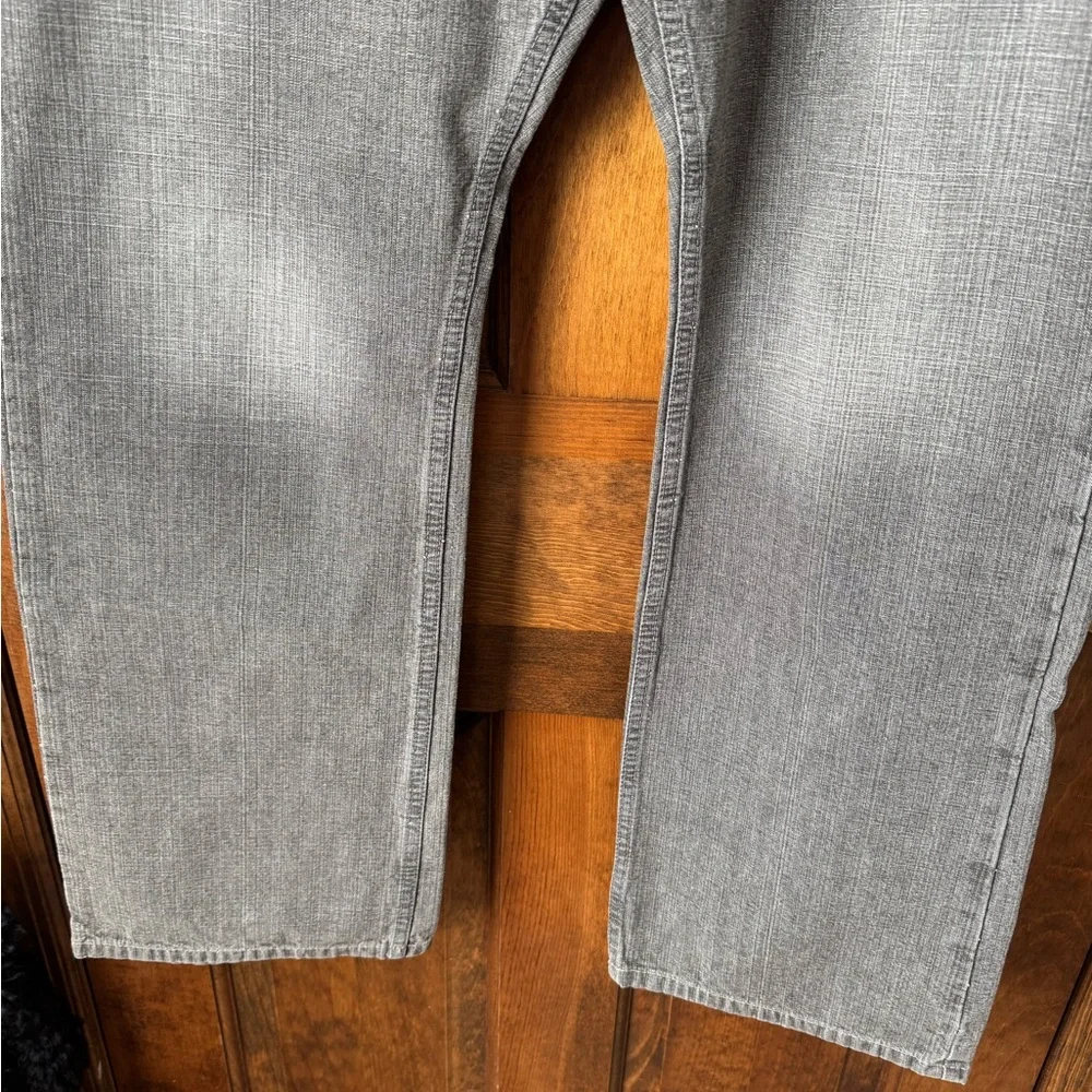 NWT Express Low Rise/Straight Leg Gray Denim Jeans 36x30